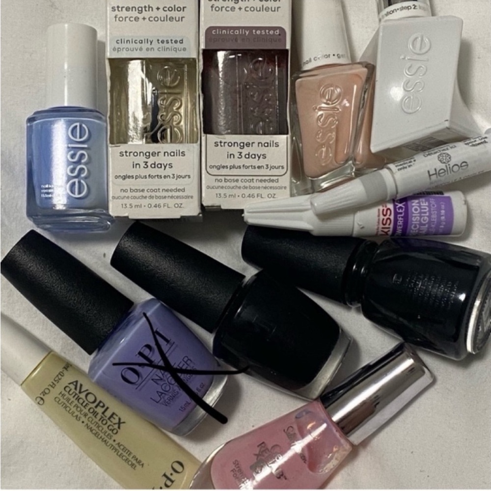 Nails - Picture 2 of 10